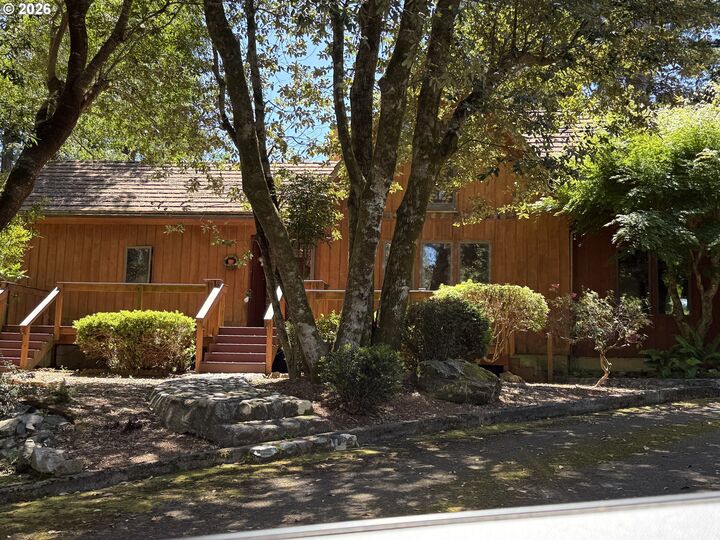 Property Photo: 940 Pioneer Ln OR 97415