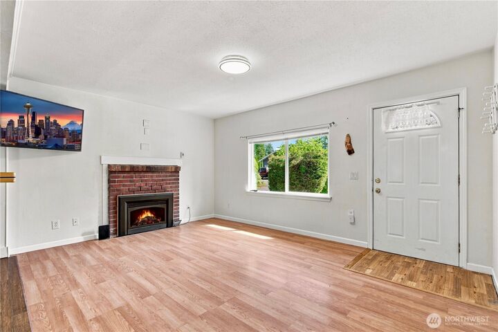 Property Photo: 14408 42nd Avenue W WA 98087