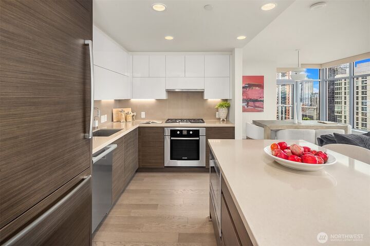 Property Photo: 588 Bell Street 2606S WA 98121