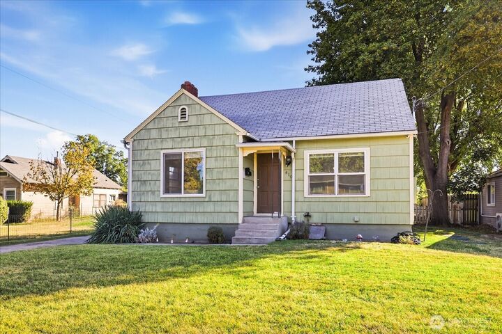 Property Photo: 410 N College Avenue WA 99324