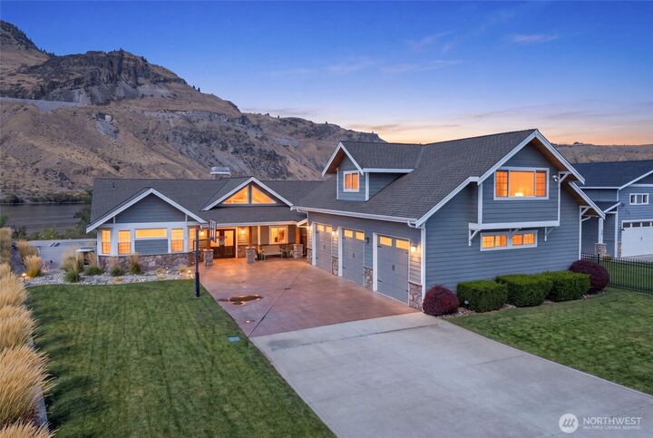 Property Photo:  107 N Shore Drive  WA 98843 