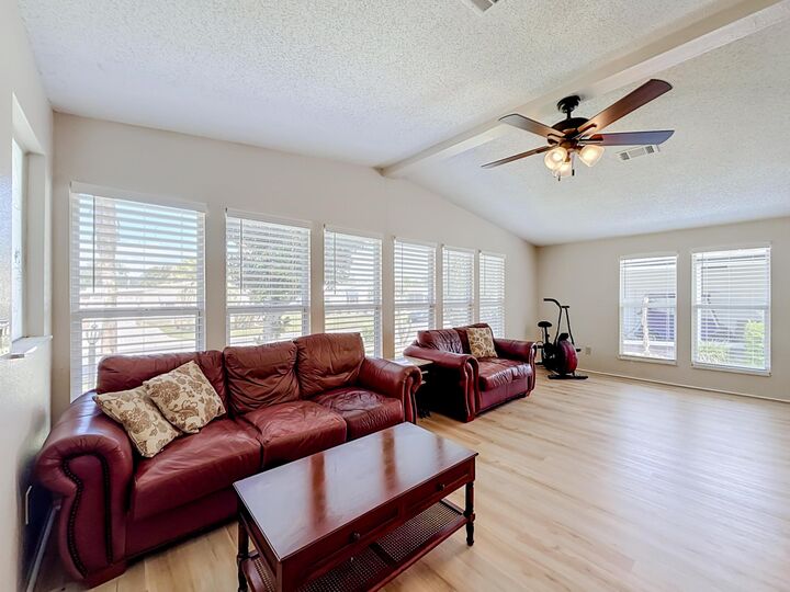Property Photo:  910 Orchid Street  FL 32159 
