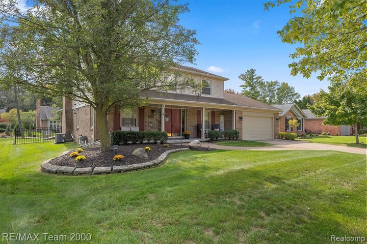 Property Photo: 34181 Navin Avenue MI 48152