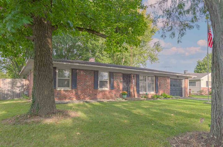 Property Photo: 705 W Parkway Drive IN 47327