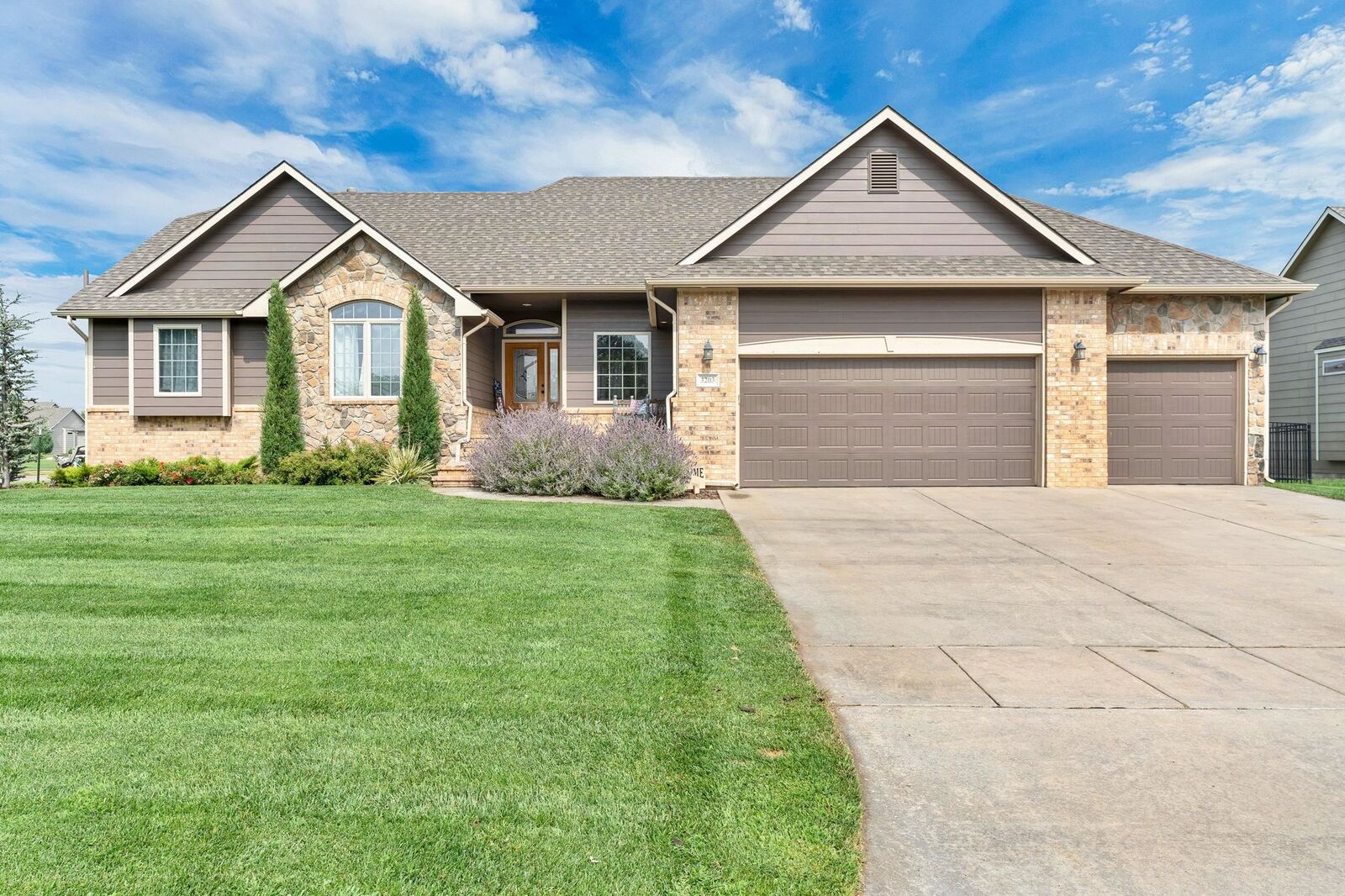 Property Photo:  3203 N Covington  KS 67205 