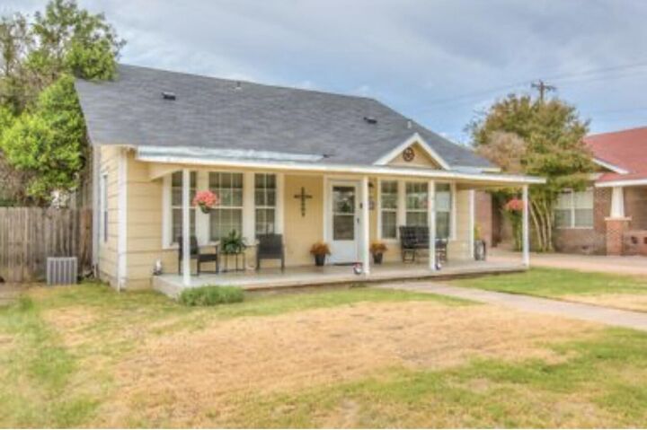 Property Photo: 419 N Adams Street TX 76901