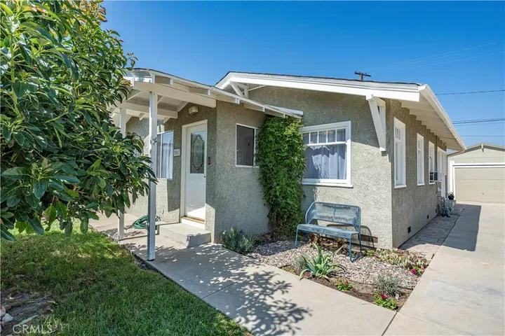 Property Photo: 51 W Zane Street CA 90805