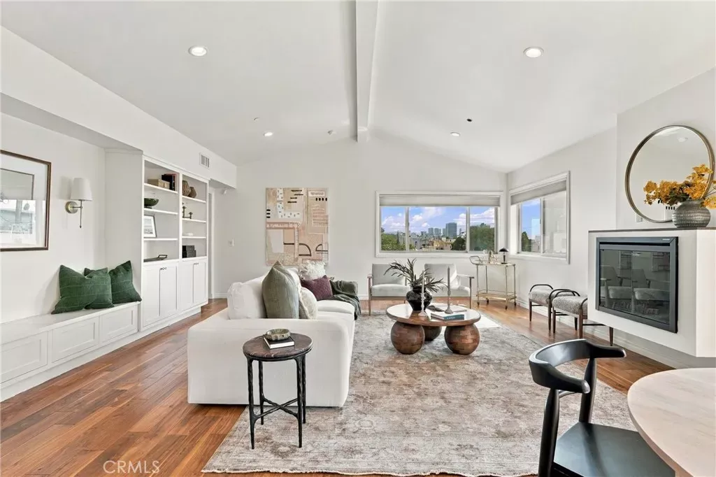 Property Photo:  1420 S Bundy Drive 405  CA 90025 