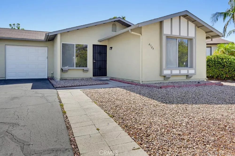 Property Photo:  4709 Westerly Court  CA 92056 