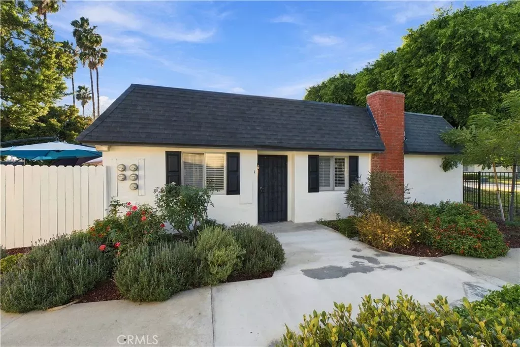 Property Photo: 1340 Victoria J CA 92831