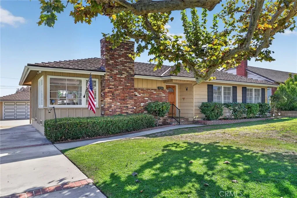 Property Photo:  1154 La Rosa  CA 91007 