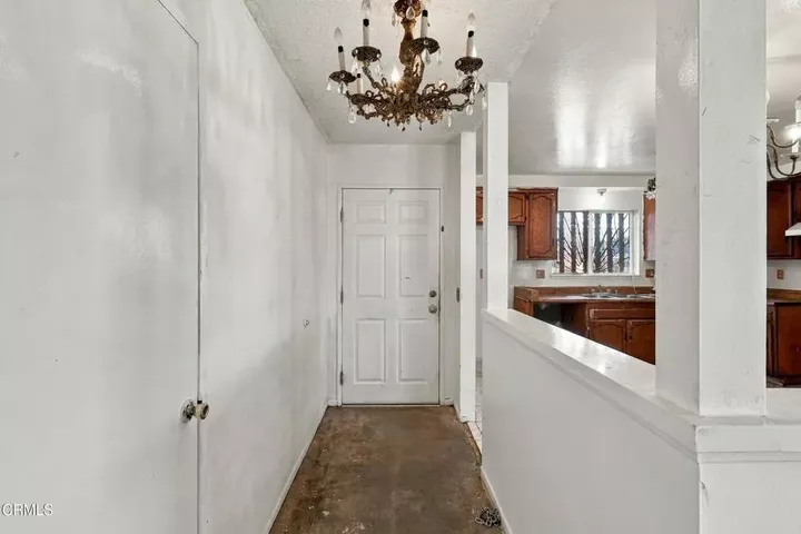 Property Photo: 1819 La Puerta Avenue CA 93030