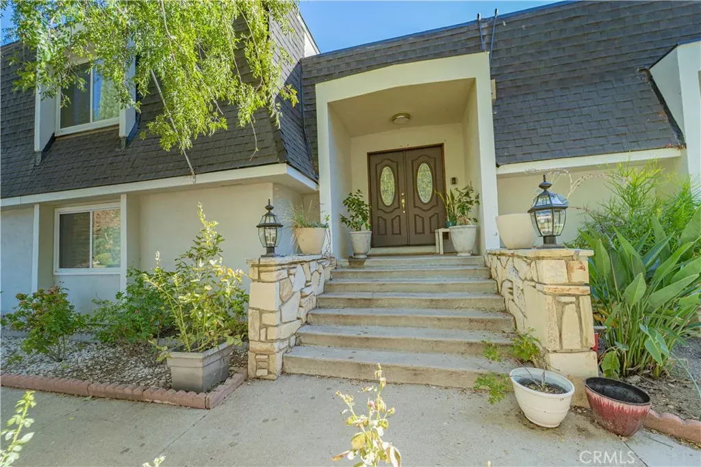 Property Photo:  19714 Romar Street  CA 91311 
