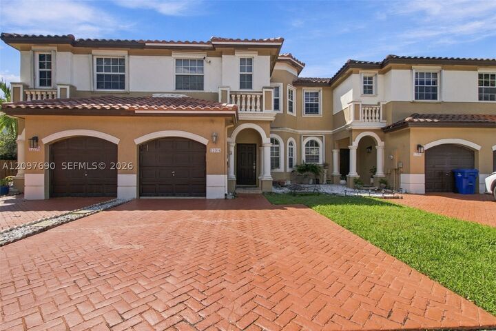 Property Photo: 12704 SW 49th Dr FL 33027