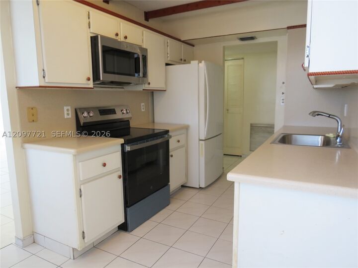 Property Photo: 1200 NE Miami Gardens Dr 906W FL 33179