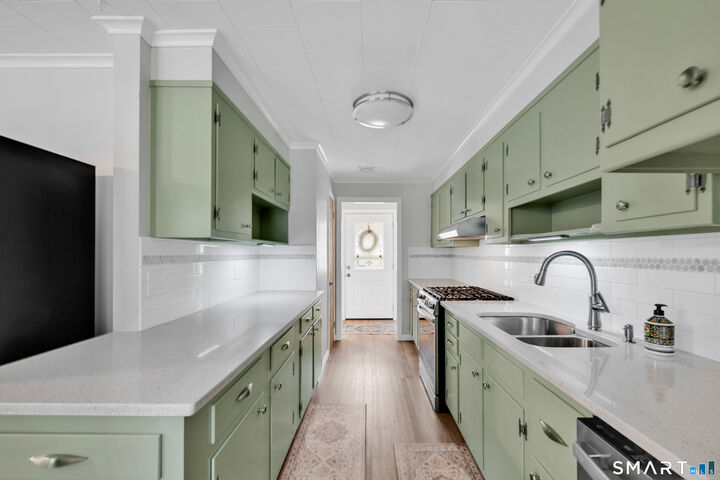 Property Photo:  24 Barbonsel Road  CT 06118 
