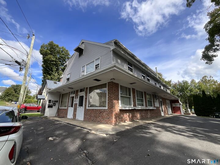 Property Photo:  8 Burnham Street  CT 06779 