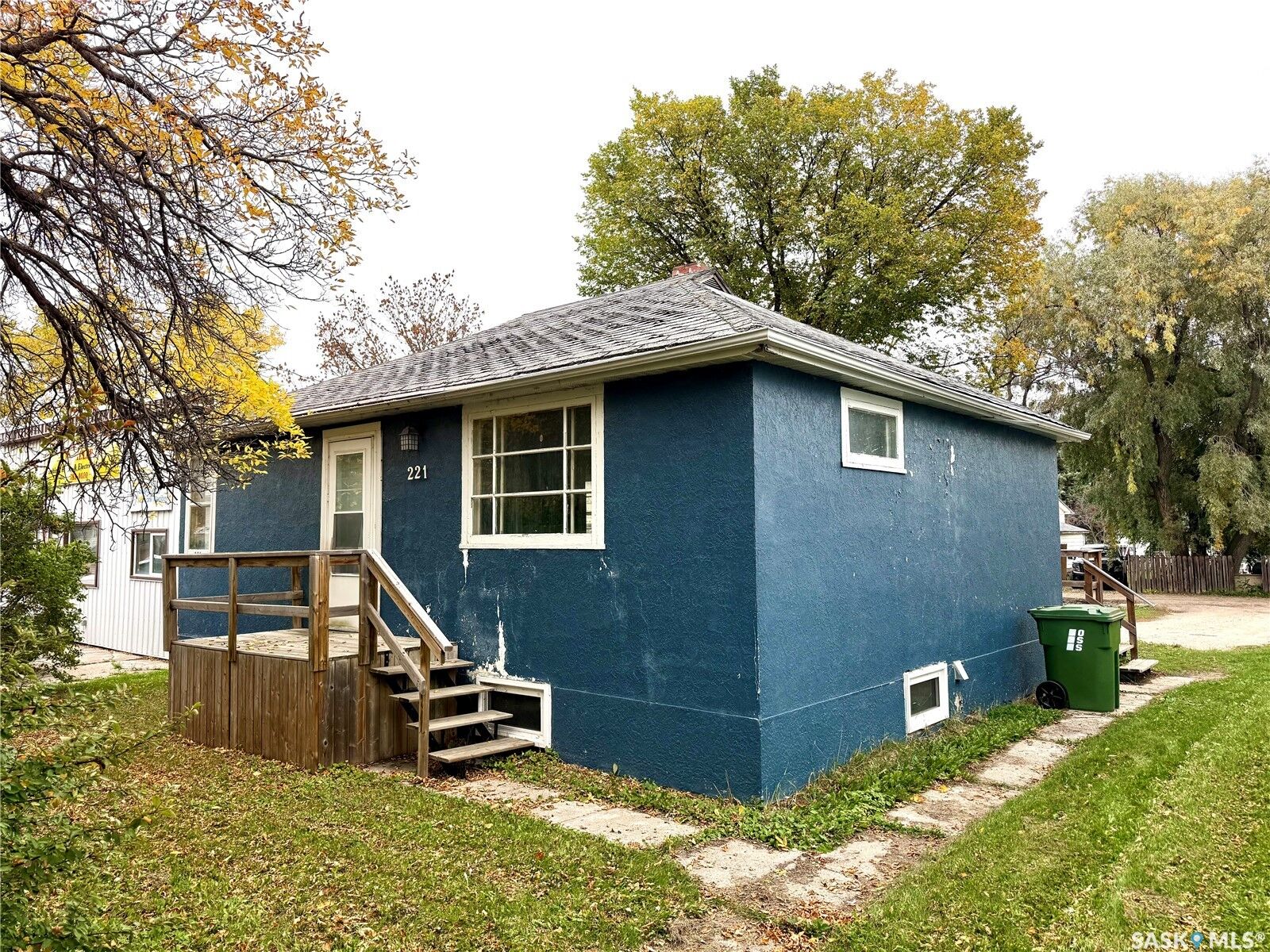 Property Photo:  221 4th Avenue N  SK S3N 1B5 