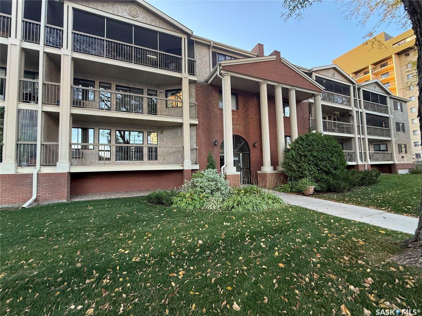 Property Photo: 525 5th Avenue N 305 SK S7K 2R1