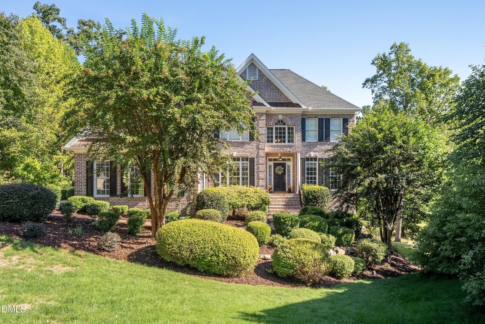 Property Photo: 33 Kingswood Lane NC 27517