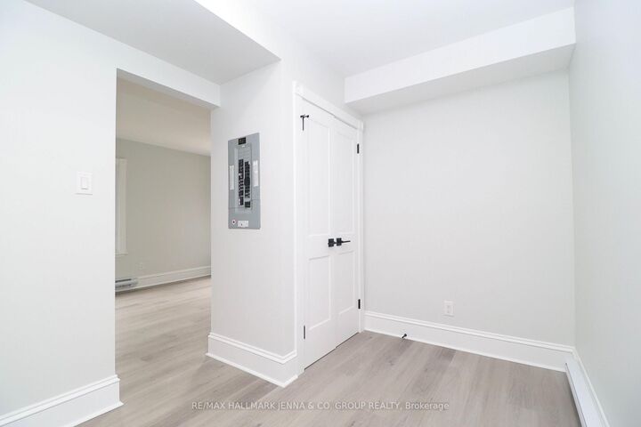 Property Photo:  332 Osgoode Street 3  ON K1N 6T3 