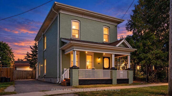Property Photo:  137 Alfred Street  ON N3S 5G7 