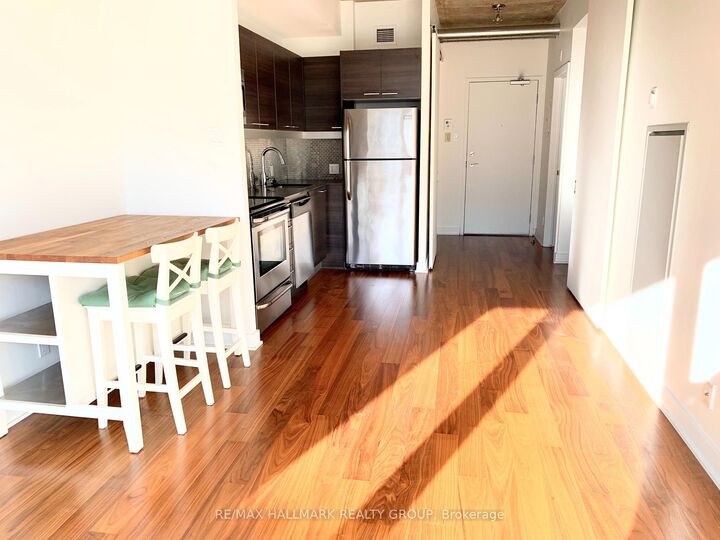Property Photo: 354 Gladstone Avenue 704 ON K2P 0R4