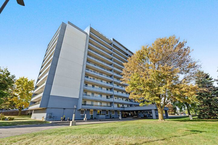 Property Photo:  640 West Street 504  ON N3R 6M3 