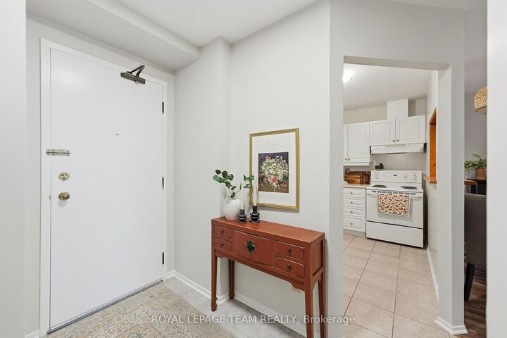 Property Photo:  110 Forward Avenue 304  ON K1Y 4S9 