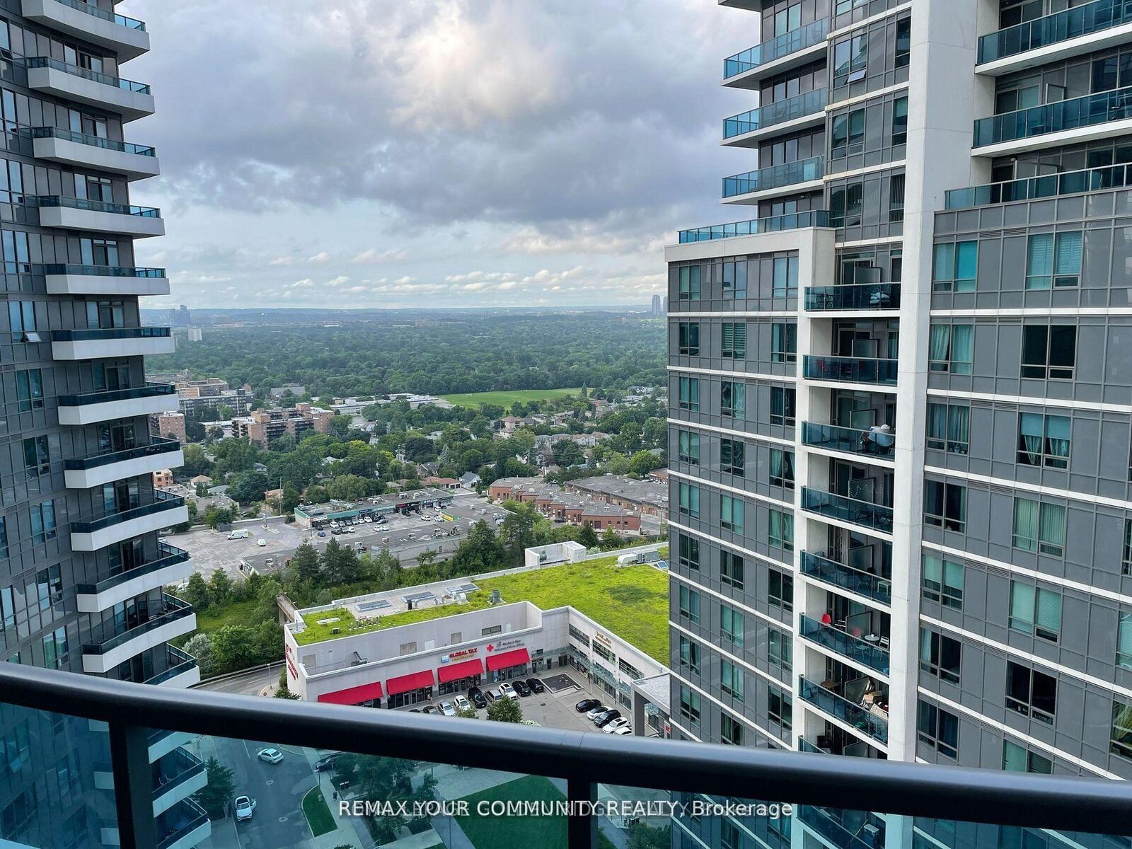Property Photo:  7161 Yonge Street 2231  ON L3T 0C8 