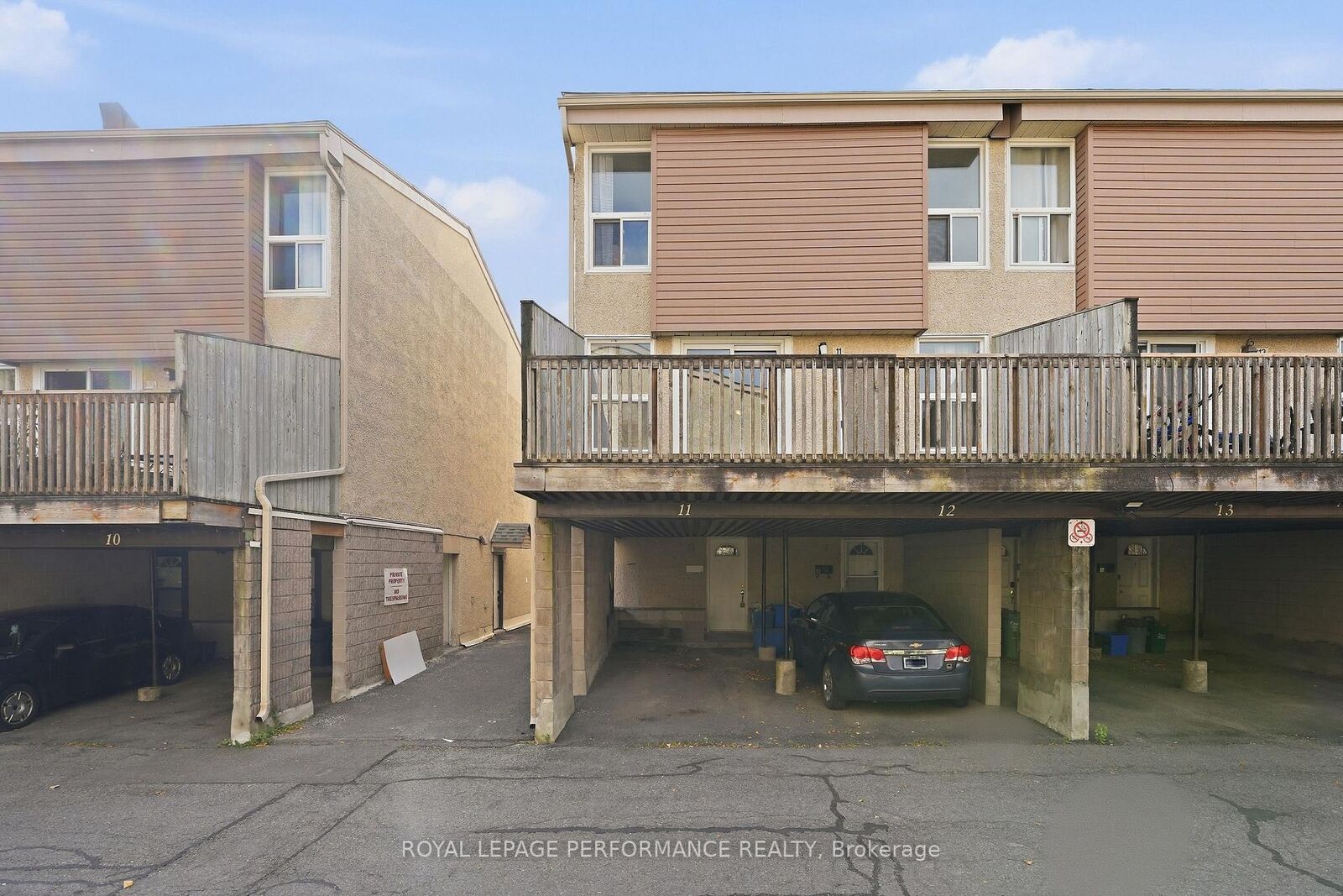 Property Photo: 3415 Uplands Drive 11 ON K1V 9N3
