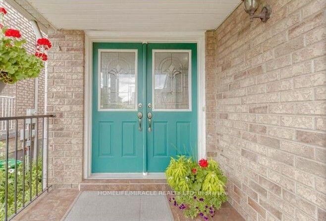 Property Photo: 58 Summerdale Crescent ON L6X 4V9