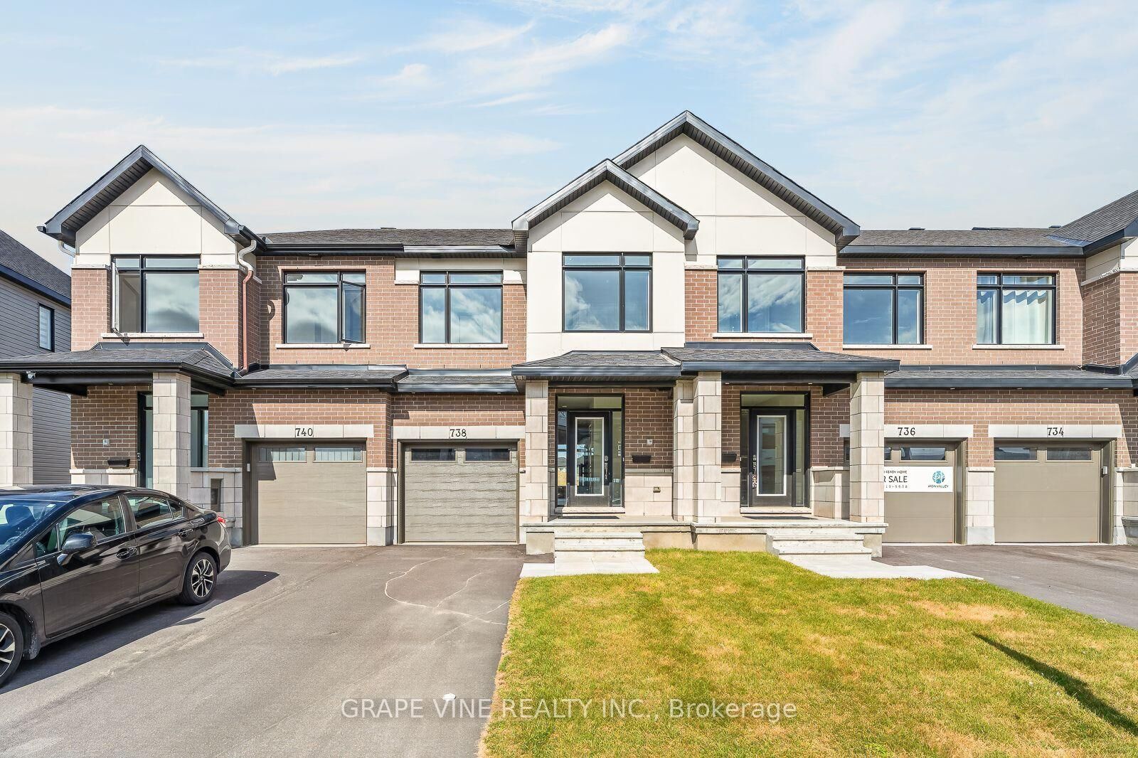 Property Photo:  738 Caminar Terrace  ON K2M 0N7 
