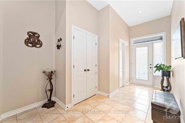 Property Photo:  112 Furness Way  ON K2G 7E4 