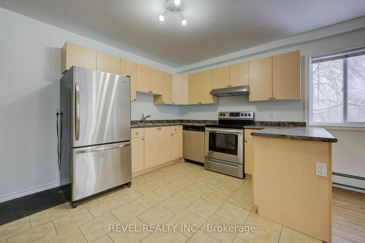Property Photo:  20 Puleston Street 2  ON N3S 6P2 