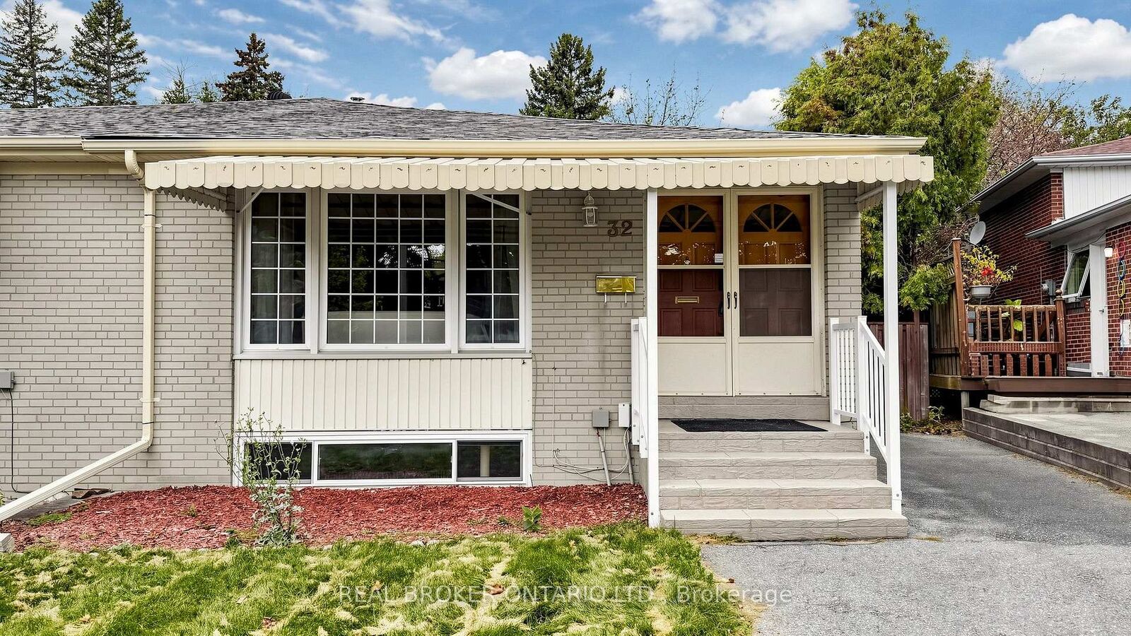 Property Photo:  32 Cairnside Crescent  ON M2J 3M8 