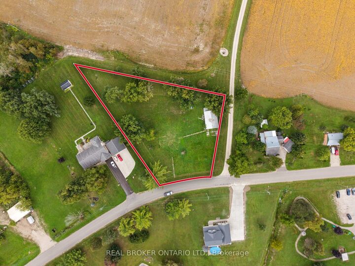Property Photo:  742 Josephine Street N  ON N9B 2L3 