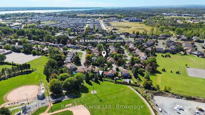Property Photo:  69 Kensington Crescent  ON K8P 4T4 