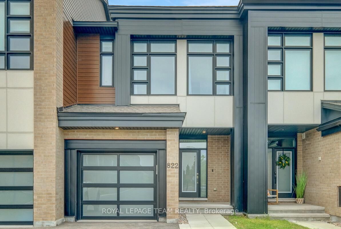 Property Photo: 822 Chipping Circle ON K4M 0E7
