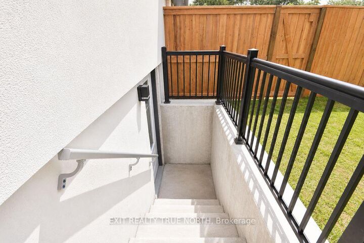 Property Photo:  66 Peacock Lane Bsmt  ON L4N 3R9 