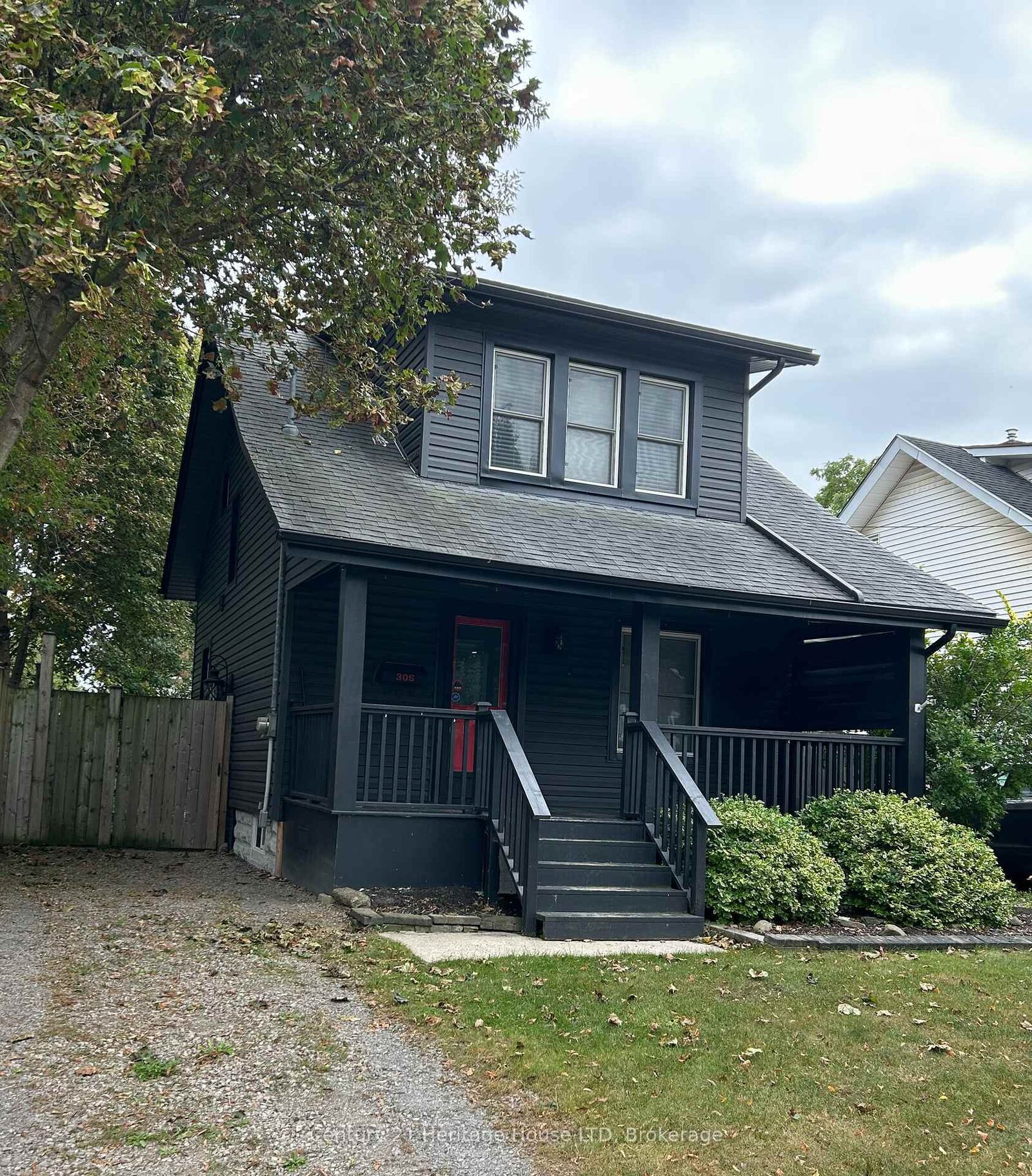 Property Photo: 305 Phipps Street S ON L2A 2V7