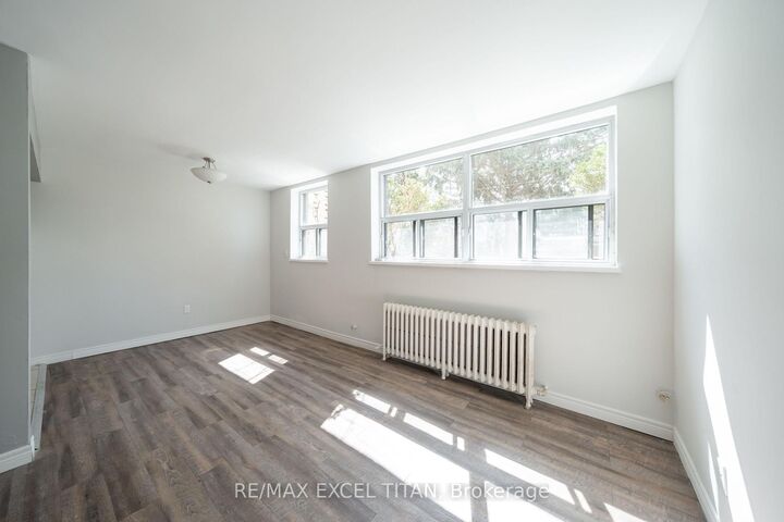 Property Photo:  799 Robinson Street 3  ON L7R 2L4 