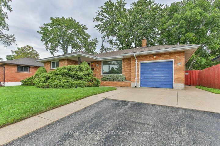 Property Photo:  242 Burlington Street  ON N5Z 3W5 