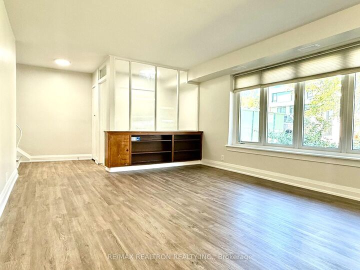 Property Photo:  447 Glengrove Avenue W  ON M5N 1X4 