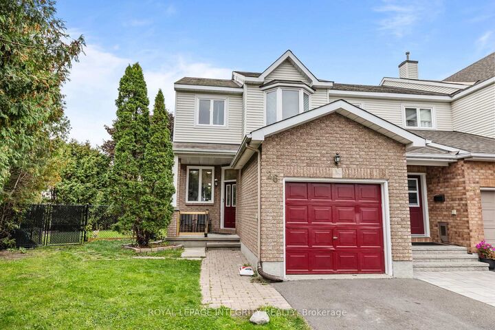 Property Photo:  26 Astoria Crescent  ON K2G 6E5 