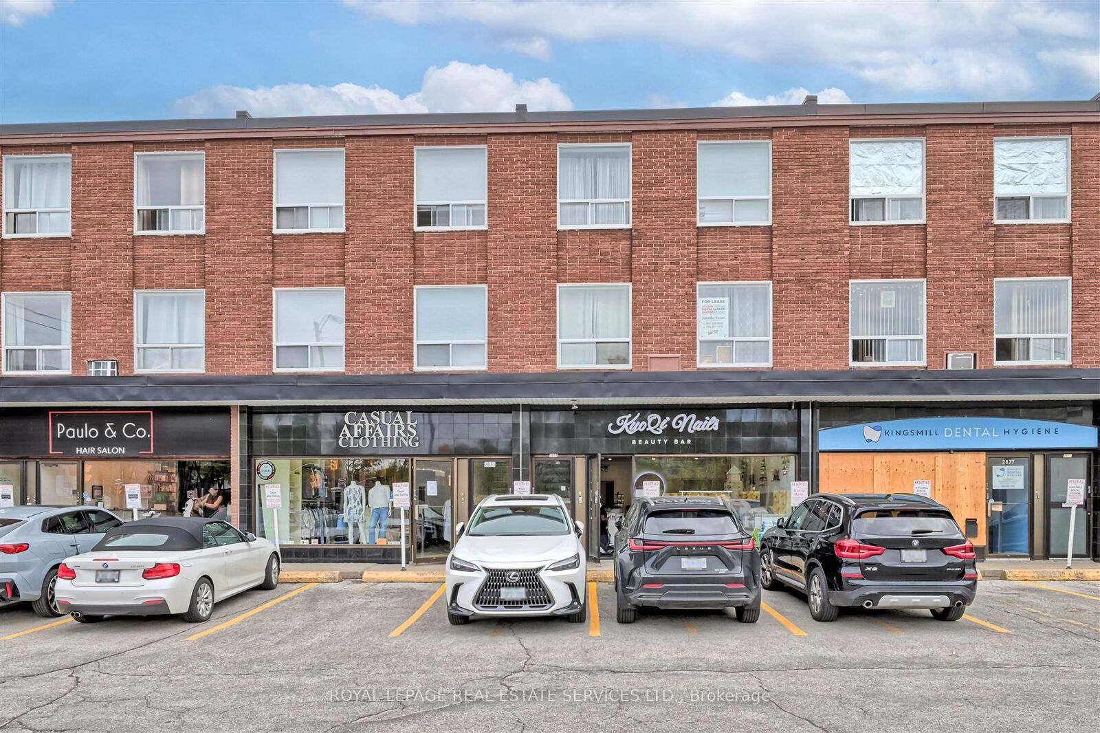 Property Photo:  2875 Bloor Street W Back  ON M8X 1B3 
