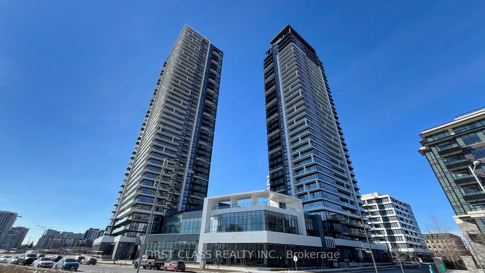 Property Photo:  18 Water Walk Drive 2206  ON L3R 6L5 