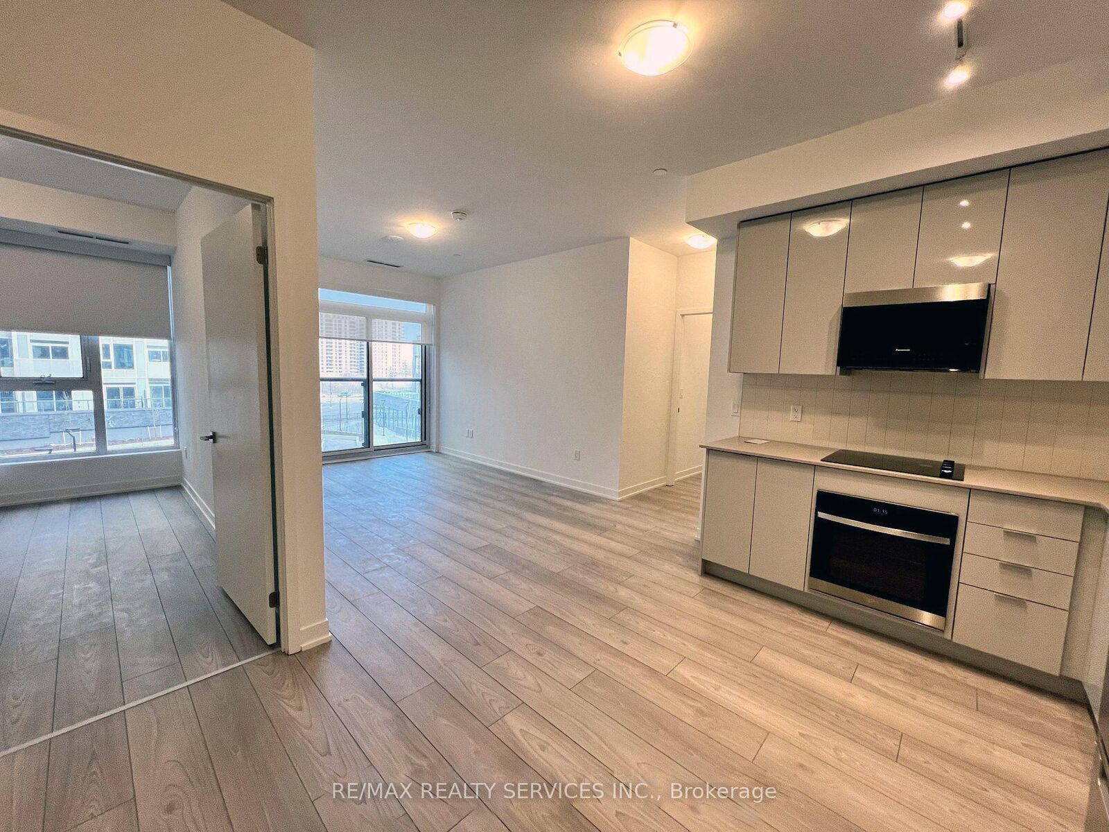 Property Photo: 10 Abeja Street 426 ON L4K 0R4