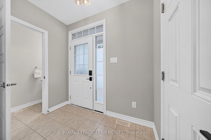 Property Photo:  517 Foxlight Circle  ON K2M 0L8 