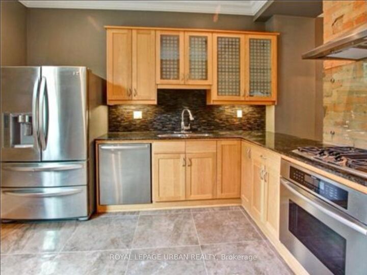 Property Photo:  306 Seaton Street  ON M5A 2T7 